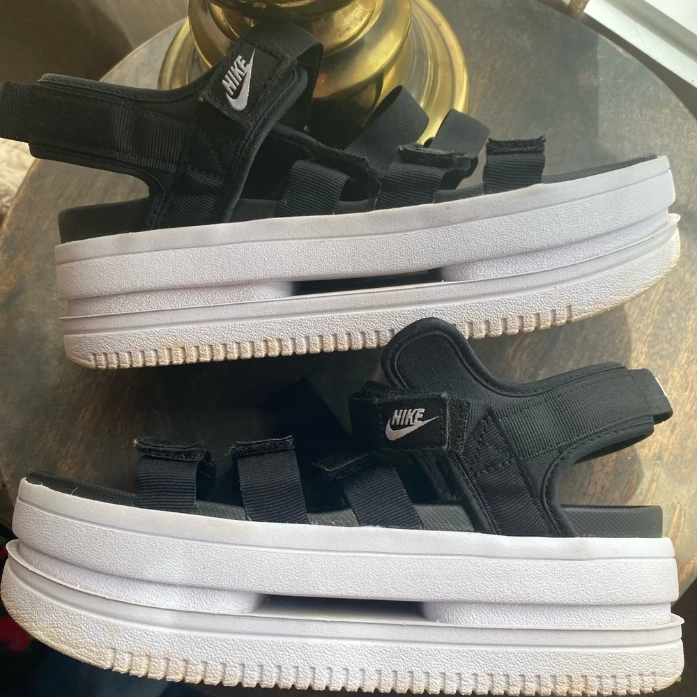 Women’s Nike high top sandals - Picture 3 of 6